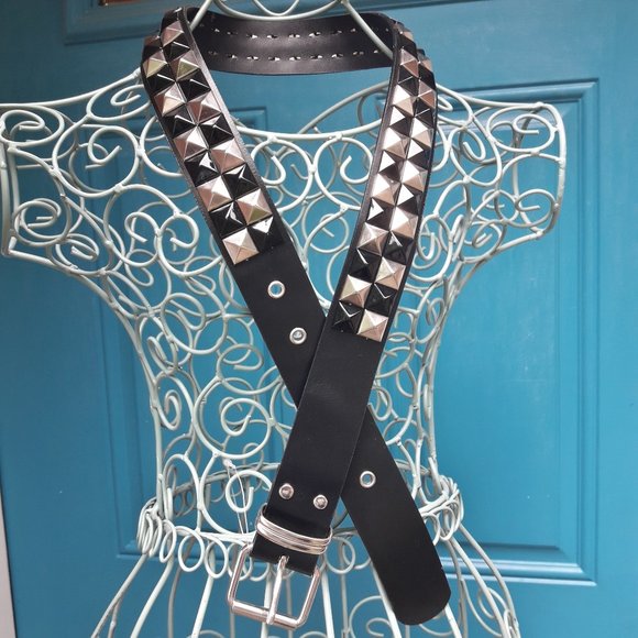 Metal Studded Belt Rivets Grommets Gothic Grunge Punk Rock industrial Steampunk - Picture 3 of 4